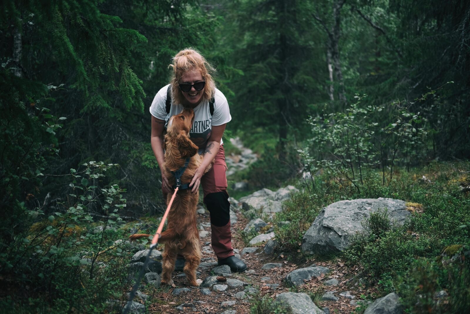 The Right Way To Hike With Your Dog