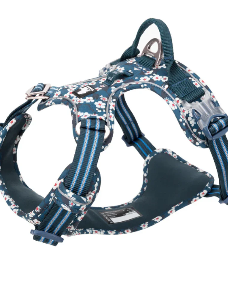 A lenient, comfortable take on harness design, Barkbutler x Truelove Harness are made from soft breathable cushions which put little to none pressure on a dogs coat.